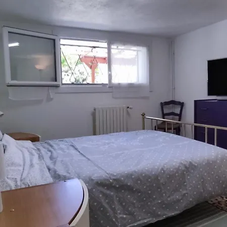 Chambre Au Calme, Petit Dejeuner Inclus *